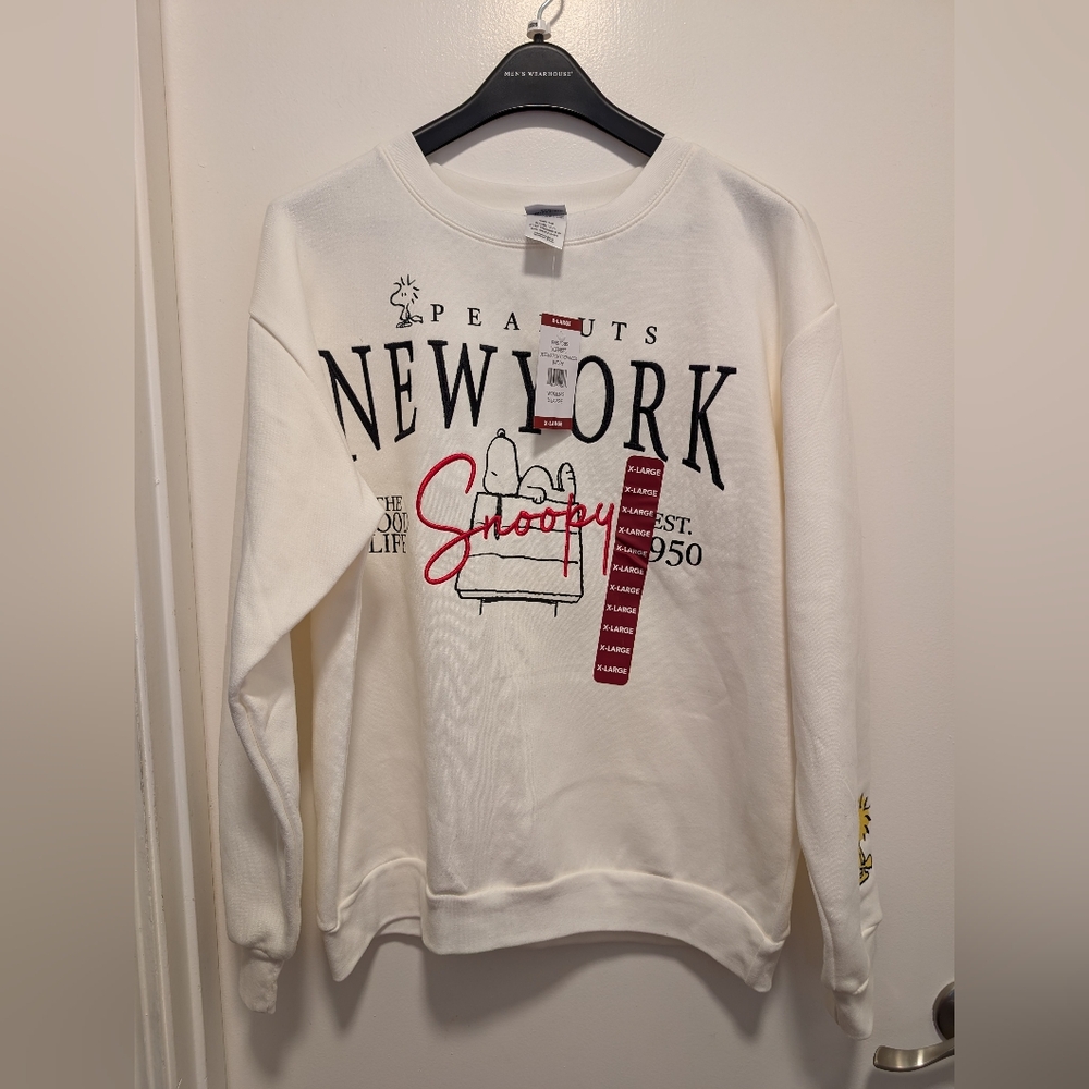 Peanuts Snoopy New York Sweatshirt NWTgs